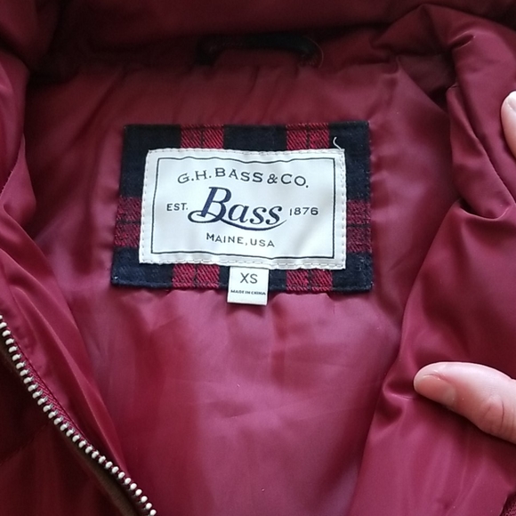 Quilted Zip Up Vest, Dark Red - Picture 5 of 7